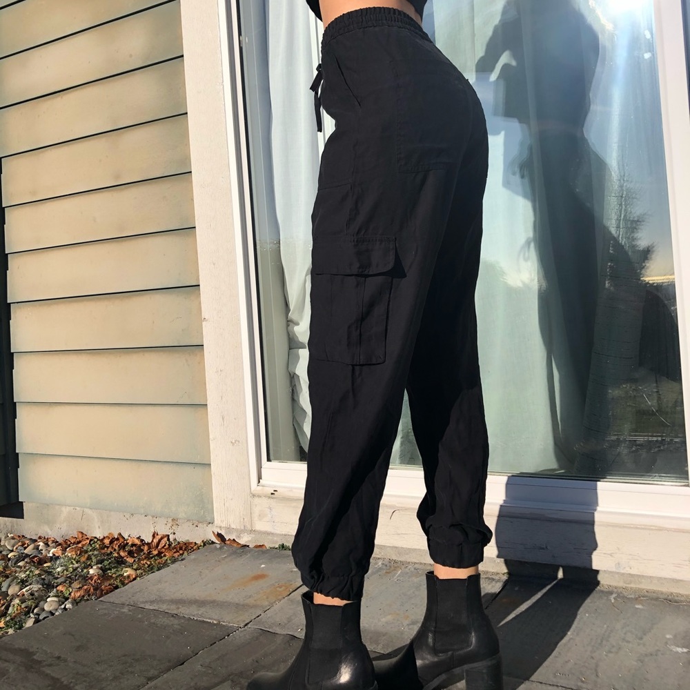 Zara Cargo Pants in Black